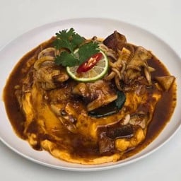 ข้าวไข่ข้นต้มยำรวมมิตรทะเล