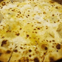 พิซซ่า 4 ชีส