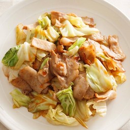 ข้าวผัดกระหล่ำปลีหมูชิ้น