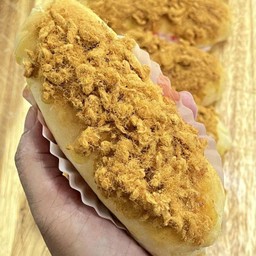 ขนมปัง หมูหยอง น้ำสลัดโบราณ (ราคา/1ชิ้น