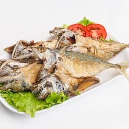 ปลาทูทอดบ้านเรายำมะม่วง