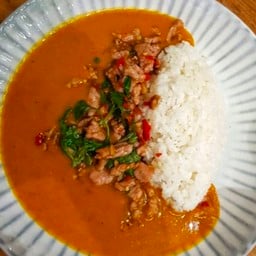 ข้าวแกงกะหรี่ญี่ปุ่นกะเพราหมูชิ้น homemade