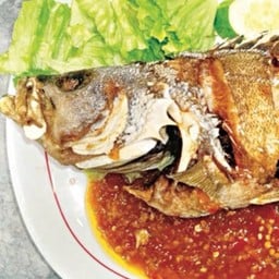 ปลาเก๋าทอดราดพริก (ตัวใหญ่)