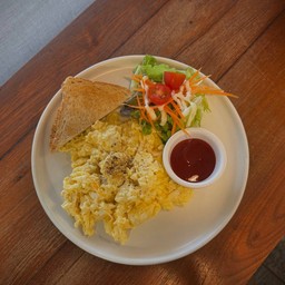 ไข่ข้นชีส cheesy scrambled eggs