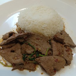 ตับหมูผัดกระเพราราดข้าว