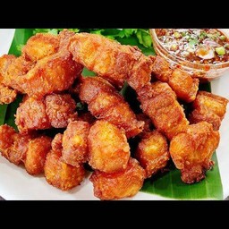 สามชั้นทอดน้ำปลา