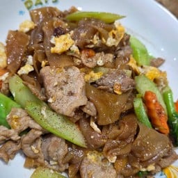 ผัดซีอิ๊วเส้นใหญ่