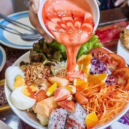 สลัดดอยนก+ไข่ต้ม+ไก่ทอด