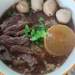 ก๋วยเตี๋ยวเนื้อเปื่อย