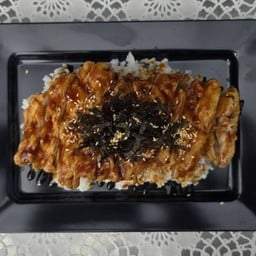 ข้าวไก่กรอบ ซอสจึ้งๆ จัดหนักเต็มแม็กซ์