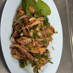 พล่าเนื้อ