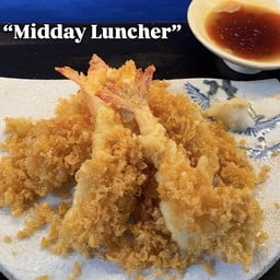 กุ้งเทมปูระ 3 ตัวและผักทอดกับ