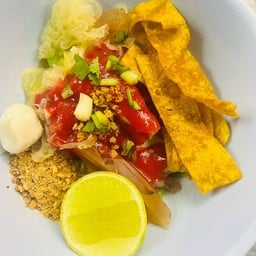 บะหมี่เกี๊ยวปูหมูแดงลุงยม บึงสีไฟ (หมู่บ้านบึงสีไฟเลควิลล์)