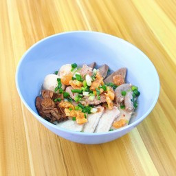 เกาเหลาหมูรวมทุกอย่าง