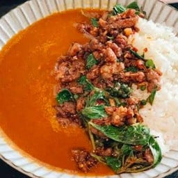 ข้าวแกงกะหรี่ญี่ปุ่นกะเพราหมูสับ homemade