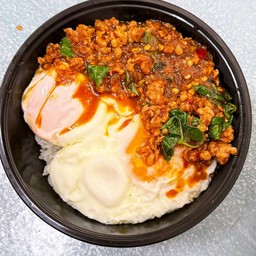 ข้าวฉู่ฉี่ไข่ดาวหมูสับ