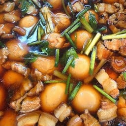 ไข่พะโล้หมูสามชั้น