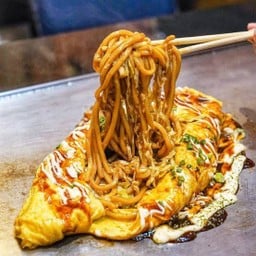 ยากิโซบะห่อไข่