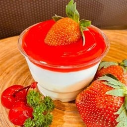 พุดดิ้งนมสดสตอร์เบอรี่