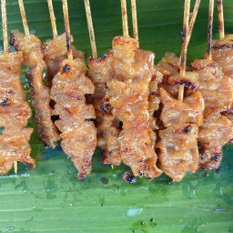 หมู-ไก่ ปิ้งหน้ารพ.บางปลาม้า หน้ารพ.บางปลาม้า