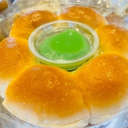 ขนมปังใบเตยสังขยา