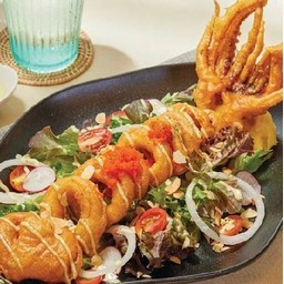 สลัดปลาหมึกซอสวาซาบิมาโย