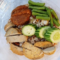 ข้าวคลุกน้ำพริก ปลาย่าง