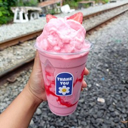 สตอเบอรี่นมสด