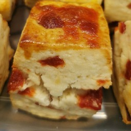 สโคนสตรอเบอร์รี่ผสมลูกเกด