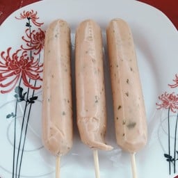 ไส้กรอกกระเพรา3ชิ้น28บาท