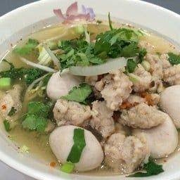 ร้านก๋วยเตี๋ยวต้มยำหมูเด้งเจ๊อึ่ง