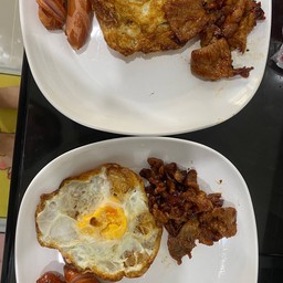 กะเพราหมูเด้ง by Meturr