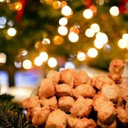 จ้อปู ลูกชิ้นปลา. ปลาเส้น ตลาดทิพเกสร