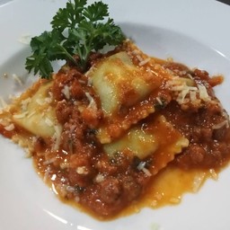 ราวิโอลี่ซ้อสเนื้อ