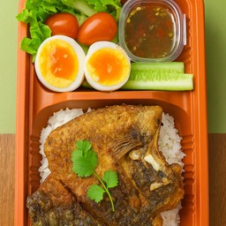 ข้าวปลาแกะ ไข่ต้ม