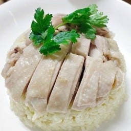 ชายใหญ่ข้าวมันไก่ ข้าวหมูแดง หมูกรอบ