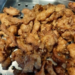 หมูทอด คุณเดือน