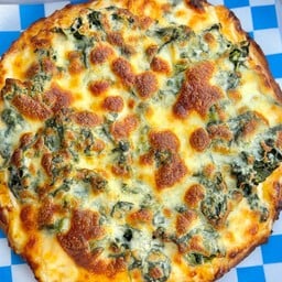 Adum pizza สาขาวัดพระเงิน