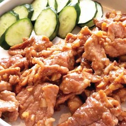 ข้าวหมูกระเทียม