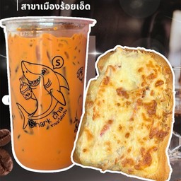 ชาไทย + ปังปิ้ง ปูอัดชีส