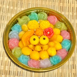 ขนม9มงคลถาดทองฝาใส