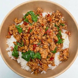 ข้าวกระเพราหมูสับพริกแห้ง