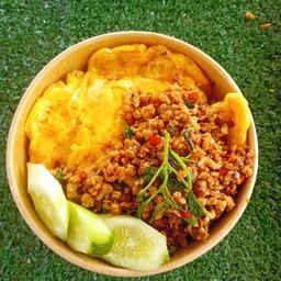 กะเพาหมูไข่เจียว