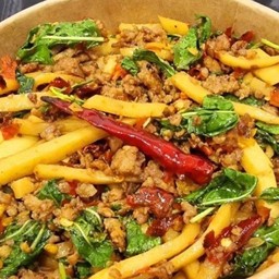 ข้าวผัดหน่อไม้ใส่หมูสับ