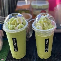 ออมร้านมะพร้าวปั่นนมสด