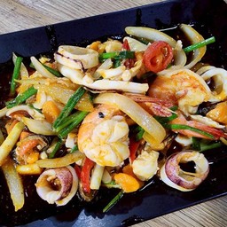 ทะเลผัดไข่เค็ม