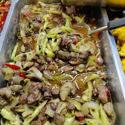 ผัดตับไก่พริกหยวก