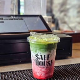 มัทฉะ ลาเต้ สตรอว์เบอร์รี่