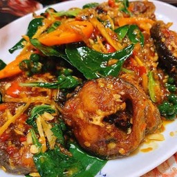 ผัดฉ่าปลาดุก@ทอดกรอบ@พี่บอย