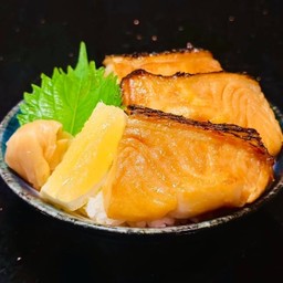 LM13. Miso Chilean Sea Bass  ข้าวหน้าปลาหิมะย่างมิโสะ